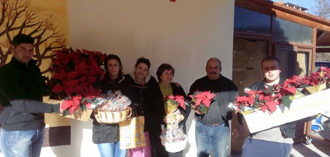Το λουλούδι των Χριστουγέννων πρόσφεραν στο Δυρράχι Μεγαλόπολης (εικόνες)