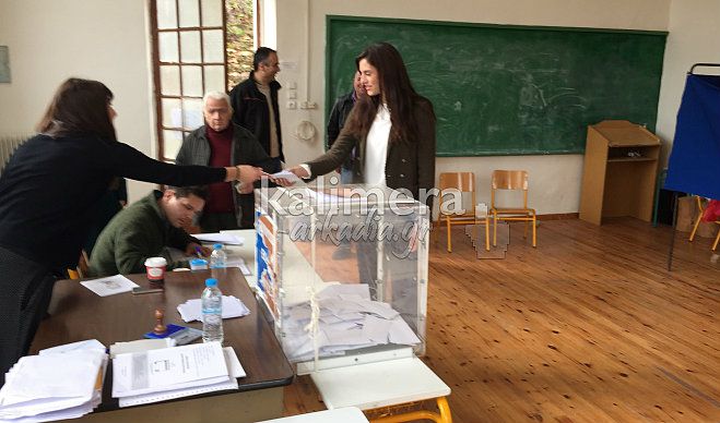 Στον Άγιο Πέτρο Κυνουρίας άσκησε το εκλογικό της δικαίωμα η Εύη Τατούλη (εικόνες)!