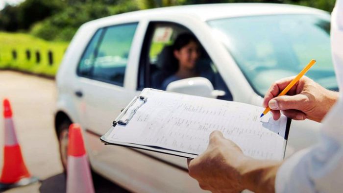 Επαναλειτουργούν οι σχολές οδηγών από τις 19 Απριλίου