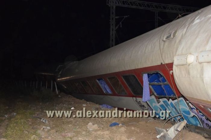 Τρένο εκτροχιάστηκε έξω από τη Θεσσαλονίκη - Τέσσερις νεκροί (vd)