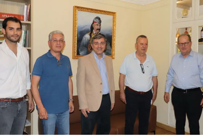 &Nu;ί&kappa;&alpha;&sigmaf; &sigma;&epsilon; &Gamma;&rho;&alpha;&phi;ά&kappa;&omicron;: "&Theta;&alpha; &phi;&tau;ά&sigma;&omicron;&upsilon;&mu;&epsilon; &omega;&sigmaf; &tau;&omicron; &Sigma;&upsilon;&mu;&beta;&omicron;ύ&lambda;&iota;&omicron; &tau;&eta;&sigmaf; &Epsilon;&pi;&iota;&kappa;&rho;&alpha;&tau;&epsilon;ί&alpha;&sigmaf; &gamma;&iota;&alpha; &nu;&alpha; &mu;&eta;&nu; &lambda;&epsilon;&iota;&tau;&omicron;&upsilon;&rho;&gamma;ή&sigma;&epsilon;&iota; &eta; &mu;&omicron;&nu;ά&delta;&alpha; &sigma;&tau;&omicron; &Alpha;&theta;ή&nu;&alpha;&iota;&omicron;"