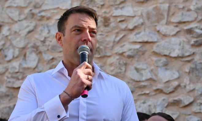 &Alpha;&lambda;&lambda;ά&zeta;&epsilon;&iota; ό&nu;&omicron;&mu;&alpha; &sigma;&tau;&omicron; &kappa;ό&mu;&mu;&alpha; &omicron; &Kappa;&alpha;&sigma;&sigma;&epsilon;&lambda;ά&kappa;&eta;&sigmaf; | &laquo;&Delta;&eta;&mu;&omicron;&kappa;&rho;ά&tau;&epsilon;&sigmaf; - &Pi;&rho;&omicron;&omicron;&delta;&epsilon;&upsilon;&tau;&iota;&kappa;ό &Kappa;έ&nu;&tau;&rho;&omicron;&raquo; &eta; &nu;έ&alpha; &omicron;&nu;&omicron;&mu;&alpha;&sigma;ί&alpha;