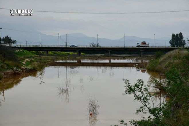Πλημμύρισε ο Ξεριάς στο Άργος (vd)