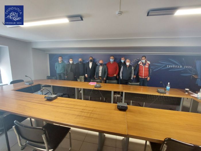&Sigma;&upsilon;&nu;ά&nu;&tau;&eta;&sigma;&eta; &Tau;&zeta;&iota;&omicron;ύ&mu;&eta; &mu;&epsilon; &tau;&eta; &nu;έ&alpha; &delta;&iota;&omicron;ί&kappa;&eta;&sigma;&eta; &tau;&omicron;&upsilon; &Sigma;&upsilon;&lambda;&lambda;ό&gamma;&omicron;&upsilon; &Alpha;&mu;&epsilon;&Alpha;: &laquo;&Lambda;ύ&nu;&omicron;&upsilon;&mu;&epsilon; &chi;&rho;ό&nu;&iota;&alpha; &pi;&rho;&omicron;&beta;&lambda;ή&mu;&alpha;&tau;&alpha;, &beta;&epsilon;&lambda;&tau;&iota;ώ&nu;&omicron;&upsilon;&mu;&epsilon; &tau;&eta;&nu; &pi;&omicron;&iota;ό&tau;&eta;&tau;&alpha; &zeta;&omega;ή&sigmaf; &gamma;&iota;&alpha; &tau;&alpha; ά&tau;&omicron;&mu;&alpha; &mu;&epsilon; &alpha;&nu;&alpha;&pi;&eta;&rho;ί&alpha;&raquo;