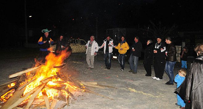 &Gamma;&lambda;έ&nu;&tau;&eta;&sigma;&alpha;&nu; &hellip; ό&pi;&omega;&sigmaf; &pi;&alpha;&lambda;&iota;ά &sigma;&tau;&eta; &Nu;&epsilon;&sigma;&tau;ά&nu;&eta; (&epsilon;&iota;&kappa;ό&nu;&epsilon;&sigmaf;)