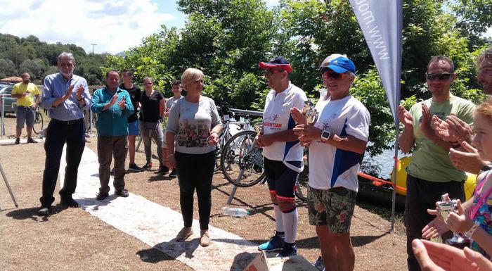 &Kappa;&omicron;&lambda;ύ&mu;&beta;&eta;&sigma;&eta;, &pi;&omicron;&delta;ή&lambda;&alpha;&tau;&omicron; &kappa;&alpha;&iota; &omicron;&rho;&epsilon;&iota;&nu;ό &tau;&rho;έ&xi;&iota;&mu;&omicron; &sigma;&tau;&omicron;&nu; &Lambda;ά&delta;&omega;&nu;&alpha;! (vd)