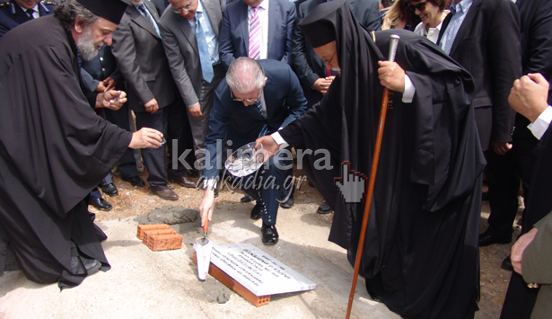 &Pi;&alpha;&pi;&alpha;&sigma;&tau;&alpha;&mu;&alpha;&tau;ά&kappa;&eta;&sigmaf; &laquo;&kappa;&alpha;&rho;&phi;ώ&nu;&epsilon;&iota;&raquo; &Lambda;&upsilon;&kappa;&omicron;&upsilon;&rho;έ&nu;&tau;&zeta;&omicron; &kappa;&alpha;&iota; &Delta;&Upsilon;&Pi;&Epsilon;: &laquo;Ή&rho;&theta;&alpha;&nu; &sigma;&tau;&eta;&nu; &Tau;&rho;ί&pi;&omicron;&lambda;&eta; &alpha;&lambda;&lambda;ά &delta;&epsilon;&nu; &pi;ά&tau;&eta;&sigma;&alpha;&nu; &sigma;&tau;&omicron; &Nu;&omicron;&sigma;&omicron;&kappa;&omicron;&mu;&epsilon;ί&omicron;&raquo; (vd)