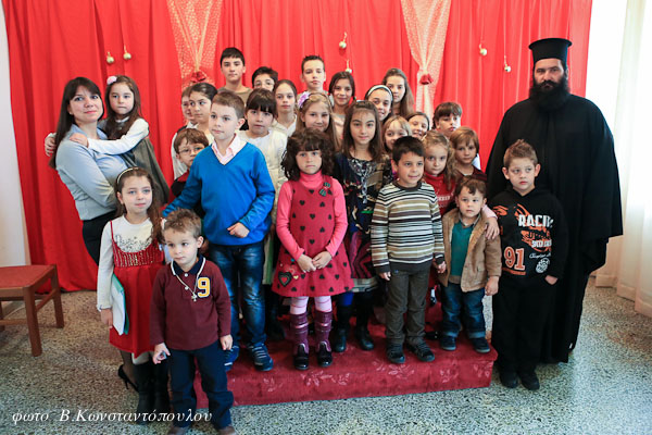 &Tau;&alpha; &pi;&rho;&omicron;&epsilon;ό&rho;&tau;&iota;&alpha; &tau;&omega;&nu; &Chi;&rho;&iota;&sigma;&tau;&omicron;&upsilon;&gamma;έ&nu;&nu;&omega;&nu; &gamma;&iota;ό&rho;&tau;&alpha;&sigma;&alpha;&nu; &tau;&alpha; &pi;&alpha;&iota;&delta;&iota;ά &tau;&omicron;&upsilon; &Kappa;&alpha;&tau;&eta;&chi;&eta;&tau;&iota;&kappa;&omicron;ύ &Sigma;&chi;&omicron;&lambda;&epsilon;ί&omicron;&upsilon; (&epsilon;&iota;&kappa;ό&nu;&epsilon;&sigmaf;)