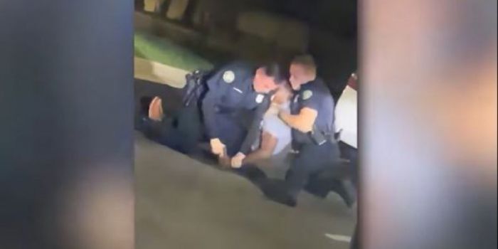 &Eta;&Pi;&Alpha; | &Delta;&epsilon;ύ&tau;&epsilon;&rho;&omicron;&sigmaf; &laquo;George Floyd&raquo; - &Nu;&epsilon;&kappa;&rho;ό&sigmaf; &alpha;&pi;ό &alpha;&sigma;&tau;&upsilon;&nu;&omicron;&mu;&iota;&kappa;ά &pi;&upsilon;&rho;ά 27&chi;&rho;&omicron;&nu;&omicron;&sigmaf; &mu;&alpha;ύ&rho;&omicron;&sigmaf; (vd)