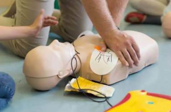 Περιφέρεια | Φορητός απινιδωτής στην Αρκαδία