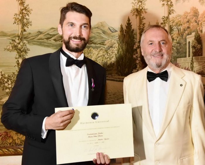 &Omicron; &Alpha;&rho;&kappa;ά&sigmaf; &gamma;&lambda;ύ&pi;&tau;&eta;&sigmaf; &Nu;ί&kappa;&omicron;&sigmaf; &Phi;&lambda;ώ&rho;&omicron;&sigmaf; &tau;&iota;&mu;ή&theta;&eta;&kappa;&epsilon; &alpha;&pi;ό &tau;&omicron;&nu; &pi;&rho;ί&gamma;&kappa;&iota;&pi;&alpha; &tau;&eta;&sigmaf; &Pi;&omicron;&rho;&tau;&omicron;&gamma;&alpha;&lambda;ί&alpha;&sigmaf;!