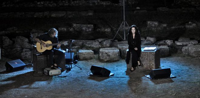 &Eta; &Sigma;&omicron;&nu;ά&tau;&alpha; &tau;&omicron;&upsilon; &Sigma;&epsilon;&lambda;&eta;&nu;ό&phi;&omega;&tau;&omicron;&sigmaf; &sigma;&tau;&omicron; &Alpha;&rho;&chi;&alpha;ί&omicron; &Theta;έ&alpha;&tau;&rho;&omicron; &Mu;&alpha;&nu;&tau;&iota;&nu;&epsilon;ί&alpha;&sigmaf; (vd)