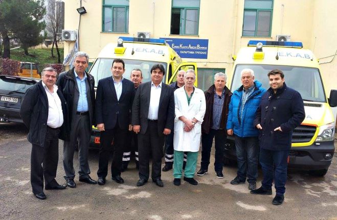 &Gamma;&iota;&alpha;&nu;&nu;&alpha;&kappa;&omicron;ύ&rho;&alpha;&sigmaf;: &laquo;&Delta;ύ&omicron; &Chi;&iota;ώ&tau;&epsilon;&sigmaf; &alpha;&pi;ό &tau;&eta;&nu; &Alpha;&rho;&kappa;&alpha;&delta;ί&alpha;&raquo;