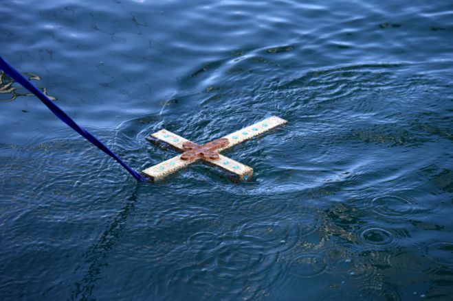 &Alpha;&gamma;&iota;&alpha;&sigma;&mu;ό&sigmaf; &tau;&omega;&nu; &upsilon;&delta;ά&tau;&omega;&nu; &sigma;&epsilon; &Mu;&epsilon;&gamma;&alpha;&lambda;ό&pi;&omicron;&lambda;&eta;, &Kappa;&alpha;&rho;ύ&tau;&alpha;&iota;&nu;&alpha; &kappa;&alpha;&iota; &Sigma;&kappa;&omicron;&rho;&tau;&sigma;&iota;&nu;&omicron;ύ