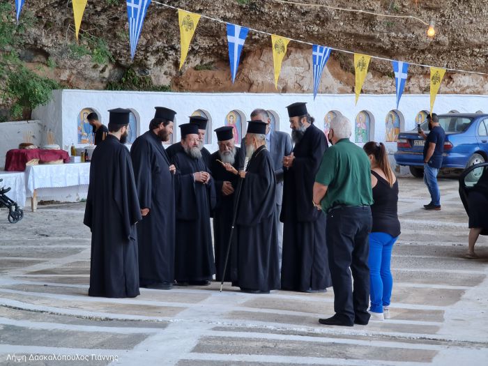 Θεία Λειτουργία Τιμίας Ζώνης της Παναγίας στη Χώρα Γορτυνίας (εικόνες)