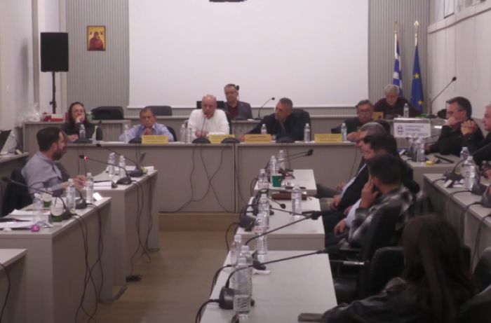 Καλύτερο σχεδιασμό για την 25η Μαρτίου ζήτησε ο Βέρρος - 'Δεν έχετε πει ποτέ μία θετική κουβέντα. Κάνετε ανέξοδη κριτική'' απάντησε ο Τζιούμης