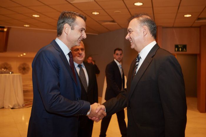 Τα εύσημα του Κυριάκου Μητσοτάκη στον Αρκάδα Παναγιώτη Λιαργκόβα, για το νέο βιβλίο του!