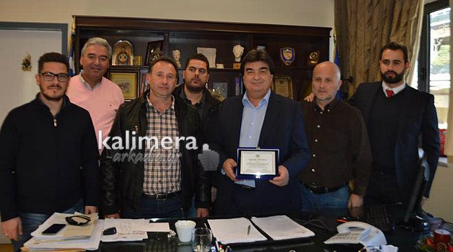 Το «ευχαριστώ» της διοίκησης του Παναρκαδικού στον Γιαννακούρα για τα έργα στο γήπεδο (vd)