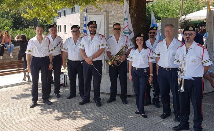 &Eta; &Phi;&iota;&lambda;&alpha;&rho;&mu;&omicron;&nu;&iota;&kappa;ή &tau;&omicron;&upsilon; &Delta;ή&mu;&omicron;&upsilon; &Tau;&rho;ί&pi;&omicron;&lambda;&eta;&sigmaf; &sigma;&tau;&alpha; &epsilon;&gamma;&kappa;&alpha;ί&nu;&iota;&alpha; &Iota;&sigma;&tau;&omicron;&rho;&iota;&kappa;&omicron;ύ &Mu;&nu;&eta;&mu;&epsilon;ί&omicron;&upsilon; &sigma;&tau;&omicron; &Beta;&alpha;&lambda;&tau;&epsilon;&sigma;&iota;&nu;ί&kappa;&omicron;