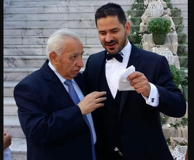 &Tau;&rho;ί&pi;&omicron;&lambda;&eta; | "Έ&phi;&upsilon;&gamma;&epsilon;" &alpha;&pi;ό &tau;&eta; &zeta;&omega;ή &omicron; &Sigma;&omega;&tau;ή&rho;&iota;&omicron;&sigmaf; &Pi;&epsilon;&tau;&rho;ό&pi;&omicron;&upsilon;&lambda;&omicron;&sigmaf;