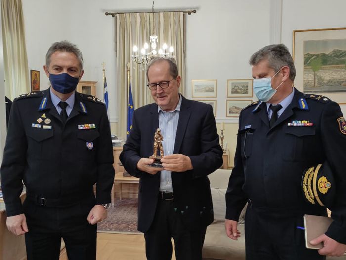 &Sigma;&upsilon;&nu;ά&nu;&tau;&eta;&sigma;&eta; &Nu;ί&kappa;&alpha; &mu;&epsilon; &tau;&eta;&nu; &eta;&gamma;&epsilon;&sigma;ί&alpha; &tau;&omicron;&upsilon; &Pi;&upsilon;&rho;&omicron;&sigma;&beta;&epsilon;&sigma;&tau;&iota;&kappa;&omicron;ύ &Sigma;ώ&mu;&alpha;&tau;&omicron;&sigmaf; &sigma;&tau;&eta;&nu; &Pi;&epsilon;&lambda;&omicron;&pi;ό&nu;&nu;&eta;&sigma;&omicron;