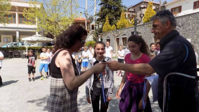 &Beta;&upsilon;&tau;ί&nu;&alpha; - &Eta; "&Gamma;&iota;&omicron;&rho;&tau;ή &Nu;&epsilon;&omicron;&lambda;&alpha;ί&alpha;&sigmaf; &sigma;&tau;&eta;&nu; &Mu;&nu;ή&mu;&eta; &tau;&omicron;&upsilon; &Mu;&alpha;&tau;&theta;&alpha;ί&omicron;&upsilon; &Pi;ό&tau;&alpha;&gamma;&alpha;" ... &mu;έ&sigma;&alpha; &alpha;&pi;ό &epsilon;&iota;&kappa;ό&nu;&epsilon;&sigmaf;!