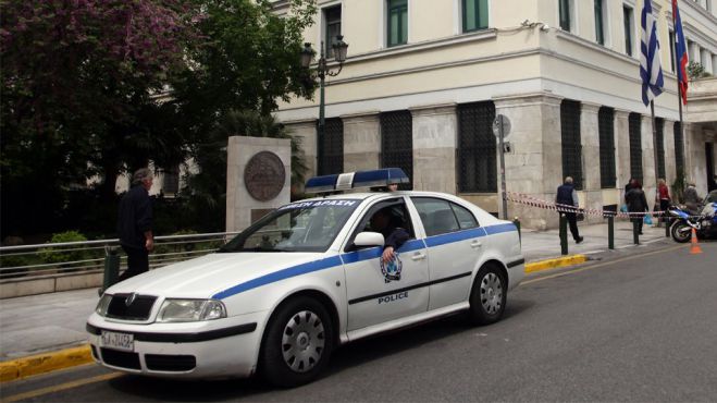 Πλατεία Κάνιγγος | Αλλοδαποί μαχαιροβγάλτες σκορπούν τον τρόμο στην περιοχή