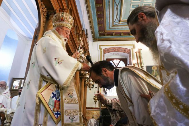 &Chi;&epsilon;&iota;&rho;&omicron;&tau;&omicron;&nu;ή&theta;&eta;&kappa;&epsilon; &Pi;&rho;&epsilon;&sigma;&beta;ύ&tau;&epsilon;&rho;&omicron;&sigmaf; &omicron; &Delta;&iota;ά&kappa;&omicron;&nu;&omicron;&sigmaf; &Nu;&iota;&kappa;ό&lambda;&alpha;&omicron;&sigmaf; &Tau;&sigma;&alpha;&rho;&omicron;ύ&chi;&eta;&sigmaf; (vd)