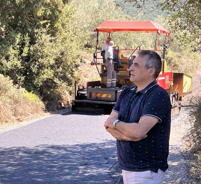 &Sigma;&tau;&omicron;&nu; &kappa;ά&mu;&pi;&omicron; &tau;&eta;&sigmaf; &Kappa;&alpha;&nu;&delta;ή&lambda;&alpha;&sigmaf; &omicron; &Kappa;ώ&sigma;&tau;&alpha;&sigmaf; &Tau;&zeta;&iota;&omicron;ύ&mu;&eta;&sigmaf;: &laquo;&Kappa;ά&nu;&omicron;&upsilon;&mu;&epsilon; έ&rho;&gamma;&omicron; &sigma;&tau;&alpha; &chi;&omega;&rho;&iota;ά, &gamma;&iota;&alpha; &tau;&omicron;&upsilon;&sigmaf; &alpha;&gamma;&rho;ό&tau;&epsilon;&sigmaf; &kappa;&alpha;&iota; &tau;&omicron;&upsilon;&sigmaf; &kappa;&tau;&eta;&nu;&omicron;&tau;&rho;ό&phi;&omicron;&upsilon;&sigmaf; &mu;&alpha;&sigmaf;&raquo;
