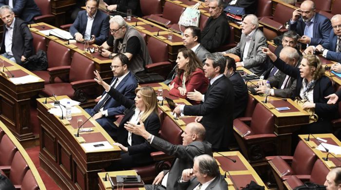 Live &eta; &sigma;&upsilon;&zeta;ή&tau;&eta;&sigma;&eta; &kappa;&alpha;&iota; &psi;ή&phi;&iota;&sigma;&eta; &tau;&omicron;&upsilon; &nu;&omicron;&mu;&omicron;&sigma;&chi;&epsilon;&delta;ί&omicron;&upsilon; &gamma;&iota;&alpha; &alpha;&lambda;&lambda;&alpha;&gamma;ή &phi;ύ&lambda;&lambda;&omicron;&upsilon;