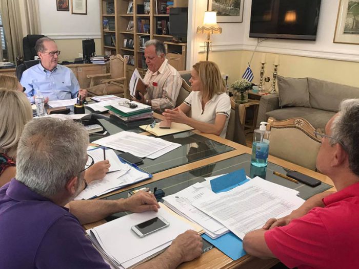 &Lambda;&alpha;&mu;&pi;&rho;ό&pi;&omicron;&upsilon;&lambda;&omicron;&sigmaf;: "&Pi;&lambda;έ&omicron;&nu;, &eta; &Pi;&epsilon;&rho;&iota;&phi;έ&rho;&epsilon;&iota;&alpha; &theta;&alpha; &alpha;&pi;&alpha;&sigma;&chi;&omicron;&lambda;&epsilon;ί&tau;&alpha;&iota; &mu;ό&nu;&omicron; &mu;&epsilon; &mu;&epsilon;&gamma;ά&lambda;&alpha; έ&rho;&gamma;&alpha; &pi;ά&nu;&omega; &alpha;&pi;ό 500.000 &euro; &gamma;&iota;&alpha; &tau;&eta;&nu; &Alpha;&rho;&kappa;&alpha;&delta;ί&alpha;"