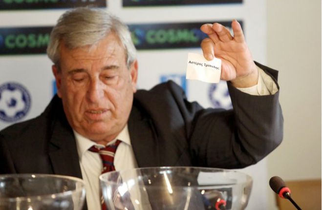 &Kappa;ύ&pi;&epsilon;&lambda;&lambda;&omicron; | &Mu;&epsilon; &tau;&omicron;&nu; &Alpha;&tau;&rho;ό&mu;&eta;&tau;&omicron; &kappa;&lambda;&eta;&rho;ώ&theta;&eta;&kappa;&epsilon; &omicron; &Alpha;&sigma;&tau;έ&rho;&alpha;&sigmaf;