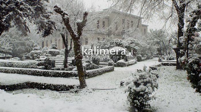 &Nu;έ&omicron; &beta;ί&nu;&tau;&epsilon;&omicron; &mu;&epsilon; &epsilon;&iota;&kappa;ό&nu;&epsilon;&sigmaf; &alpha;&pi;ό &tau;&eta; &chi;&iota;&omicron;&nu;&iota;&sigma;&mu;έ&nu;&eta; &Tau;&rho;ί&pi;&omicron;&lambda;&eta;!