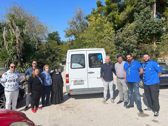 &Pi;&rho;ό&sigma;&kappa;&omicron;&pi;&omicron;&iota; &kappa;&alpha;&iota; έ&mu;&pi;&omicron;&rho;&omicron;&iota; &alpha;&pi;ό &tau;&eta;&nu; &Tau;&rho;ί&pi;&omicron;&lambda;&eta; &pi;&alpha;&rho;έ&delta;&omega;&sigma;&alpha;&nu; &rho;&omicron;ύ&chi;&alpha; &sigma;&tau;&omicron; &Lambda;ύ&rho;&epsilon;&iota;&omicron; &Pi;&alpha;&iota;&delta;&iota;&kappa;ό Ί&delta;&rho;&upsilon;&mu;&alpha; (&epsilon;&iota;&kappa;ό&nu;&epsilon;&sigmaf;)