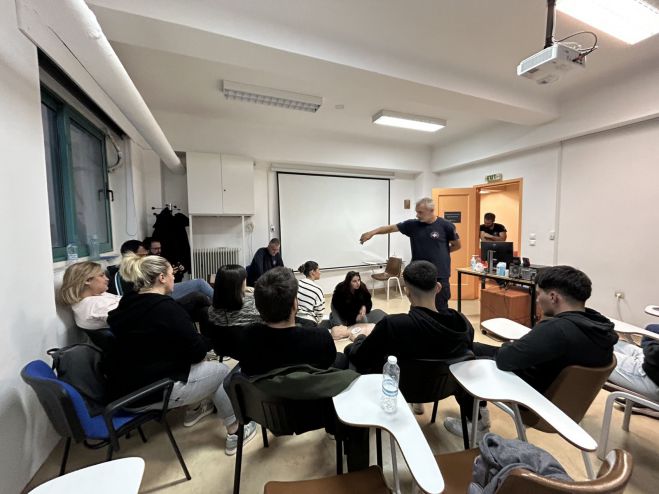 ΕΚΑΒ Τρίπολης | Εκπαίδευση ΚΑΡΠΑ σε σπουδαστές της ΣΑΕΚ Παναρκαδικού Νοσοκομείου (εικόνες)