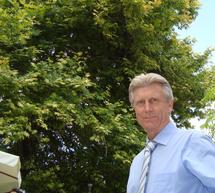 &Pi;&rho;&omicron;&pi;&omicron;&nu;&eta;&tau;ή&sigmaf; &tau;&omicron;&upsilon; &Pi;&alpha;&nu;&alpha;&rho;&kappa;&alpha;&delta;&iota;&kappa;&omicron;ύ &alpha;&nu;&alpha;&lambda;&alpha;&mu;&beta;ά&nu;&epsilon;&iota; &omicron; &Theta;&alpha;&nu;ά&sigma;&eta;&sigmaf; &Kappa;&alpha;&lambda;&omicron;&pi;ί&sigma;&eta;&sigmaf;