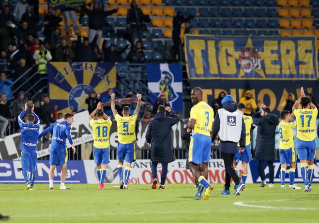 &Rho;&omicron;ύ&chi;&alpha; &kappa;&alpha;&iota; &nu;&epsilon;&rho;ό &gamma;&iota;&alpha; &tau;&omicron;&upsilon;&sigmaf; &pi;&lambda;&eta;&mu;&mu;&upsilon;&rho;&omicron;&pi;&alpha;&theta;&epsilon;ί&sigmaf; &theta;&alpha; &sigma;&upsilon;&gamma;&kappa;&epsilon;&nu;&tau;&rho;&omega;&theta;&omicron;ύ&nu; &sigma;&tau;&omicron; &gamma;ή&pi;&epsilon;&delta;&omicron; &tau;&omicron;&upsilon; &Alpha;&sigma;&tau;έ&rho;&alpha;!