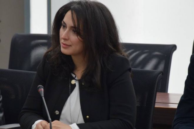 &Tau;&zeta;έ&nu;&eta; &Delta;&eta;&mu;&eta;&tau;&rho;&alpha;&kappa;&omicron;&pi;&omicron;ύ&lambda;&omicron;&upsilon;: "&Epsilon;&xi;&epsilon;&pi;&lambda;ά&gamma;&eta;&nu; &pi;&omicron;&upsilon; &delta;&epsilon;&nu; &kappa;&alpha;&tau;&alpha;&phi;έ&rho;&alpha;&mu;&epsilon; &sigma;&tau;&omicron; &pi;&epsilon;&rho;&iota;&phi;&epsilon;&rho;&epsilon;&iota;&alpha;&kappa;ό &sigma;&upsilon;&mu;&beta;&omicron;ύ&lambda;&iota;&omicron; &nu;&alpha; &pi;ά&rho;&omicron;&upsilon;&mu;&epsilon; &omicron;&mu;ό&phi;&omega;&nu;&eta; &alpha;&pi;ό&phi;&alpha;&sigma;&eta; &gamma;&iota;&alpha; &tau;&eta; &Delta;&Epsilon;&Eta;"