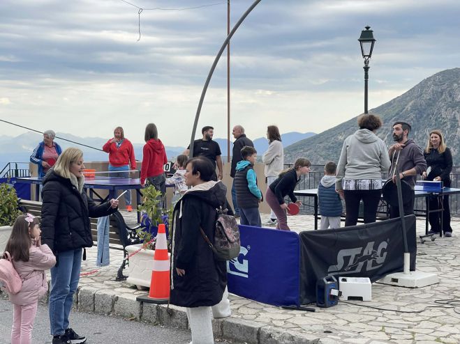 &Pi;&iota;&nu;&gamma;&kappa; &Pi;&omicron;&nu;&gamma;&kappa; &sigma;&tau;&eta;&nu; &pi;&lambda;&alpha;&tau;&epsilon;ί&alpha; &tau;&eta;&sigmaf; &Delta;&eta;&mu;&eta;&tau;&sigma;ά&nu;&alpha;&sigmaf; &mu;&epsilon;&tau;ά &alpha;&pi;ό &omicron;&kappa;&tau;ώ &chi;&rho;ό&nu;&iota;&alpha;! (&epsilon;&iota;&kappa;ό&nu;&epsilon;&sigmaf;)