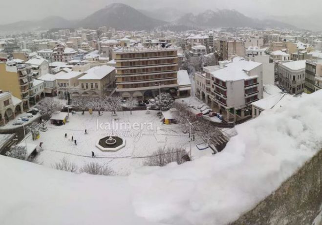 &Tau;&alpha; &tau;&epsilon;&lambda;&epsilon;&upsilon;&tau;&alpha;ί&alpha; &sigma;&tau;&omicron;&iota;&chi;&epsilon;ί&alpha; &gamma;&iota;&alpha; &tau;&omicron;&nu; &kappa;&alpha;&iota;&rho;ό | &laquo;&Chi;&iota;ό&nu;&iota;&alpha; &tau;&eta;&nu; &Kappa;&upsilon;&rho;&iota;&alpha;&kappa;ή &sigma;&tau;&eta;&nu; &Alpha;&rho;&kappa;&alpha;&delta;ί&alpha;. &Pi;&iota;&theta;&alpha;&nu;ό&nu; &nu;&alpha; &chi;&iota;&omicron;&nu;ί&sigma;&epsilon;&iota; &kappa;&alpha;&iota; &mu;έ&sigma;&alpha; &sigma;&tau;&eta;&nu; &Tau;&rho;ί&pi;&omicron;&lambda;&eta;&raquo;!