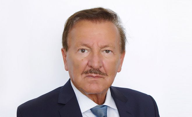 &Omicron; Έ&lambda;&lambda;&eta;&nu;&alpha;&sigmaf; &pi;&omicron;&upsilon; έ&kappa;&alpha;&nu;&epsilon; &tau;&eta;&nu; &Alpha;&mu;&epsilon;&rho;&iota;&kappa;ή &nu;&alpha; &lambda;&alpha;&tau;&rho;έ&psi;&epsilon;&iota; &tau;&omicron;&nu; &gamma;ύ&rho;&omicron; ... &epsilon;ί&nu;&alpha;&iota; &alpha;&pi;ό &tau;&omicron; &chi;&omega;&rho;&iota;ό &Delta;ά&rho;&alpha;!