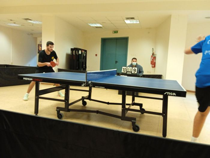 Ping pong | &Mu;&iota;&alpha; &nu;ί&kappa;&eta; &kappa;&alpha;&iota; &mu;&iota;&alpha; ή&tau;&tau;&alpha; &sigma;&upsilon;&nu;έ&chi;&iota;&sigma;&epsilon; &eta; &Alpha;&Epsilon;&Kappa; &Tau;&rho;ί&pi;&omicron;&lambda;&eta;&sigmaf;