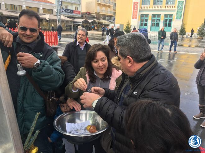 &Chi;&rho;&iota;&sigma;&tau;&omicron;&upsilon;&gamma;&epsilon;&nu;&nu;&iota;ά&tau;&iota;&kappa;&alpha; &delta;έ&nu;&tau;&rho;&alpha; &sigma;&tau;ό&lambda;&iota;&sigma;&alpha;&nu; &omicron;&iota; &pi;&alpha;&iota;&delta;&iota;&kappa;&omicron;ί &sigma;&tau;&alpha;&theta;&mu;&omicron;ί &tau;&omicron;&upsilon; &Delta;ή&mu;&omicron;&upsilon; &Tau;&rho;ί&pi;&omicron;&lambda;&eta;&sigmaf;! (&epsilon;&iota;&kappa;ό&nu;&epsilon;&sigmaf; - &beta;ί&nu;&tau;&epsilon;&omicron;)