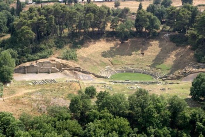 «Βάκχες» από το Ίδρυμα Μιχάλης Κακογιάννης στο Αρχαίο Θέατρο Μεγαλόπολης