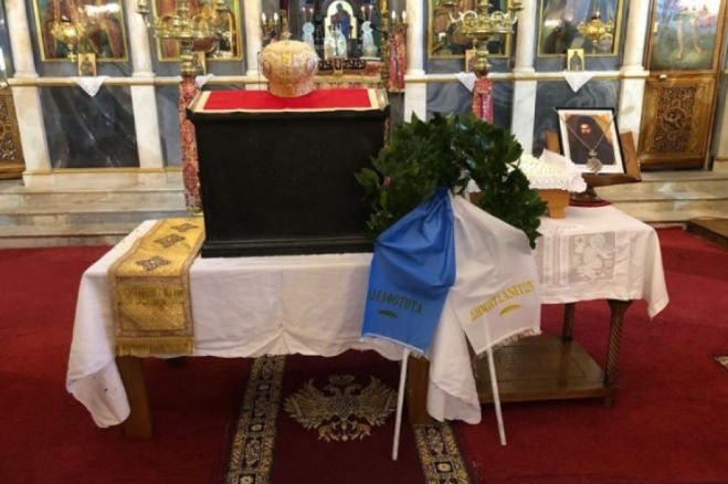 Η λάρνακα με τα οστά του Παλαιών Πατρών Γερμανού από την Δημητσάνα στον Ναό Αγίου Ανδρέα στην Πάτρα