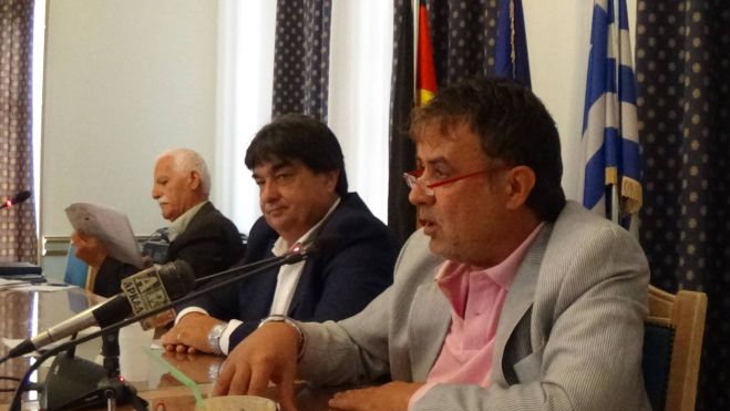 &Pi;&rho;&omicron;&epsilon;&tau;&omicron;&iota;&mu;ά&zeta;&epsilon;&tau;&alpha;&iota; &gamma;&iota;&alpha; &tau;&omicron;&nu; &chi;&epsilon;&iota;&mu;ώ&nu;&alpha; &eta; &Alpha;&rho;&kappa;&alpha;&delta;ί&alpha;! (vd)