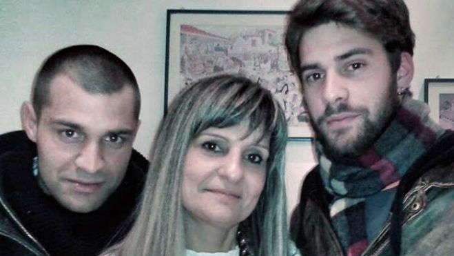 &Mu;&eta;&tau;έ&rho;&alpha; 58 &chi;&rho;&omicron;&nu;ώ&nu; &mu;&epsilon; &delta;&upsilon;&omicron; &pi;&alpha;&iota;&delta;&iota;ά &alpha;&pi;ό &tau;&omicron; Ά&rho;&gamma;&omicron;&sigmaf; &alpha;&rho;&iota;&sigma;&tau;&omicron;ύ&chi;&omicron;&sigmaf; &sigma;&tau;&omicron; &tau;&mu;ή&mu;&alpha; "&Theta;&epsilon;&alpha;&tau;&rho;&iota;&kappa;ώ&nu; &Sigma;&pi;&omicron;&upsilon;&delta;ώ&nu;" &sigma;&tau;&omicron; &Nu;&alpha;ύ&pi;&lambda;&iota;&omicron;