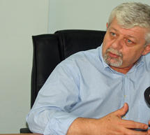 &laquo;&Sigma;&tau;&omicron; &Delta;ή&mu;&omicron; &epsilon;ί&nu;&alpha;&iota; &alpha;&nu;ί&kappa;&alpha;&nu;&omicron;&iota; &nu;&alpha; &lambda;ύ&sigma;&omicron;&upsilon;&nu; &tau;&omicron; &pi;&rho;ό&beta;&lambda;&eta;&mu;&alpha; &mu;&epsilon; &tau;&alpha; &sigma;&kappa;&omicron;&upsilon;&pi;ί&delta;&iota;&alpha;&raquo; &lambda;έ&epsilon;&iota; &omicron; &Pi;&alpha;&upsilon;&lambda;ή&sigmaf; &kappa;&alpha;&iota; &kappa;&alpha;&lambda;&epsilon;ί &tau;&omicron;&upsilon;&sigmaf; &pi;&omicron;&lambda;ί&tau;&epsilon;&sigmaf; &nu;&alpha; &pi;ά&nu;&epsilon; &sigma;&tau;&omicron;&nu; &Epsilon;&iota;&sigma;&alpha;&gamma;&gamma;&epsilon;&lambda;έ&alpha;!