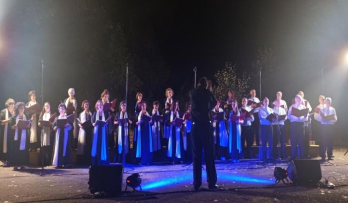 &Delta;&eta;&mu;&omicron;&tau;&iota;&kappa;ή &Chi;&omicron;&rho;&omega;&delta;ί&alpha; &Mu;&epsilon;&gamma;&alpha;&lambda;ό&pi;&omicron;&lambda;&eta;&sigmaf; "&Pi;&upsilon;&lambda;ά&delta;&eta;&sigmaf;": "&Delta;&epsilon;&nu; &theta;&alpha; &mu;&pi;&omicron;&rho;&omicron;ύ&sigma;&alpha;&mu;&epsilon; &nu;&alpha; &phi;&alpha;&nu;&tau;&alpha;&sigma;&tau;&omicron;ύ&mu;&epsilon; &kappa;&alpha;&lambda;ύ&tau;&epsilon;&rho;&omicron; &tau;έ&lambda;&omicron;&sigmaf; &sigma;&tau;&iota;&sigmaf; &epsilon;&kappa;&delta;&eta;&lambda;ώ&sigma;&epsilon;&iota;&sigmaf; &mu;&alpha;&sigmaf;"