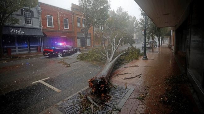 &Tau;&upsilon;&phi;ώ&nu;&alpha;&sigmaf; &laquo;&sigma;&alpha;&rho;ώ&nu;&epsilon;&iota;&raquo; &tau;&iota;&sigmaf; &Eta;&Pi;&Alpha; | &Pi;έ&nu;&tau;&epsilon; &nu;&epsilon;&kappa;&rho;&omicron;ί, &chi;&iota;&lambda;&iota;ά&delta;&epsilon;&sigmaf; &sigma;&pi;ί&tau;&iota;&alpha; έ&mu;&epsilon;&iota;&nu;&alpha;&nu; &chi;&omega;&rho;ί&sigmaf; &rho;&epsilon;ύ&mu;&alpha; (vd)